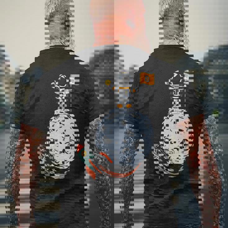 ビットコイン・ザ・ムーン・クリプト メンズTシャツ バックプリント 高齢者への贈り物