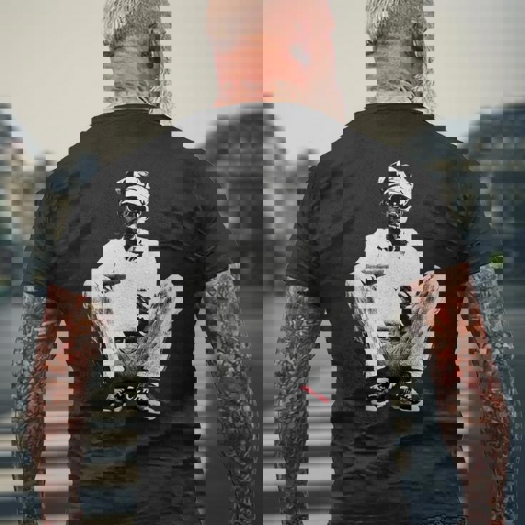 ピーター・トッシュ 座っている写真 リー・ジャフィー メンズTシャツ バックプリント 高齢者への贈り物