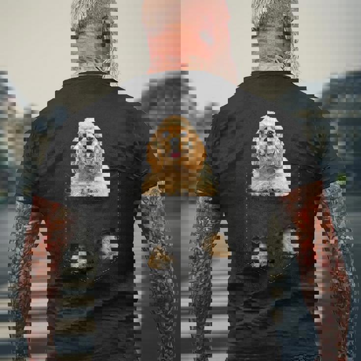 ファニーアメリカンコッカースパニエル ポケットに入った犬好き向け メンズTシャツ バックプリント 高齢者への贈り物