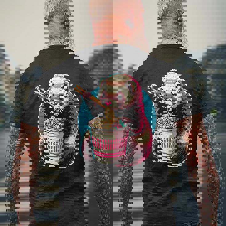 フェレットの飼い主かわいいカワイイアニメフェレットがラーメン丼シャツを食べる メンズTシャツ バックプリント 高齢者への贈り物