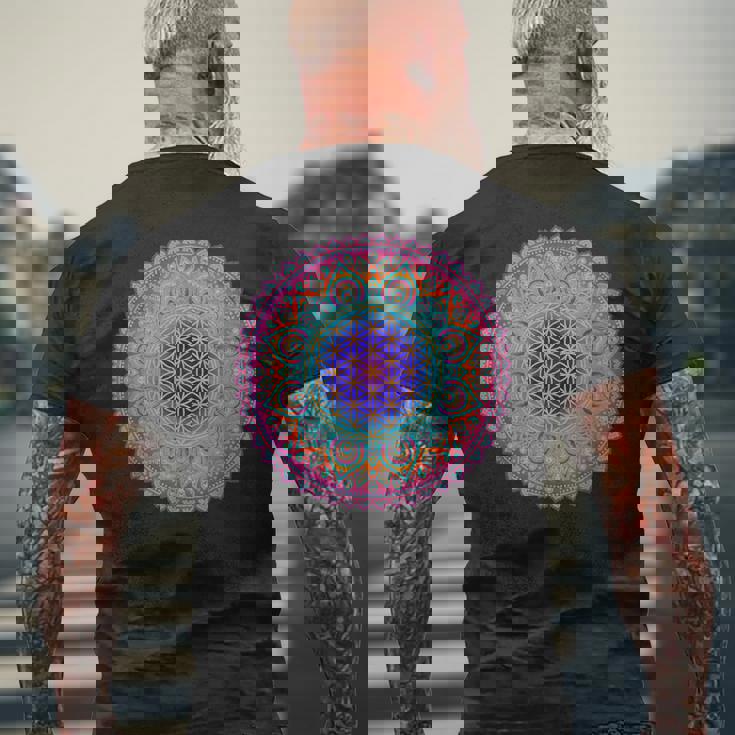 フラワー・オブ・ライフシンボル 民間伝承 マンダラ 5 ファン ファン ファン メンズTシャツ バックプリント 高齢者への贈り物