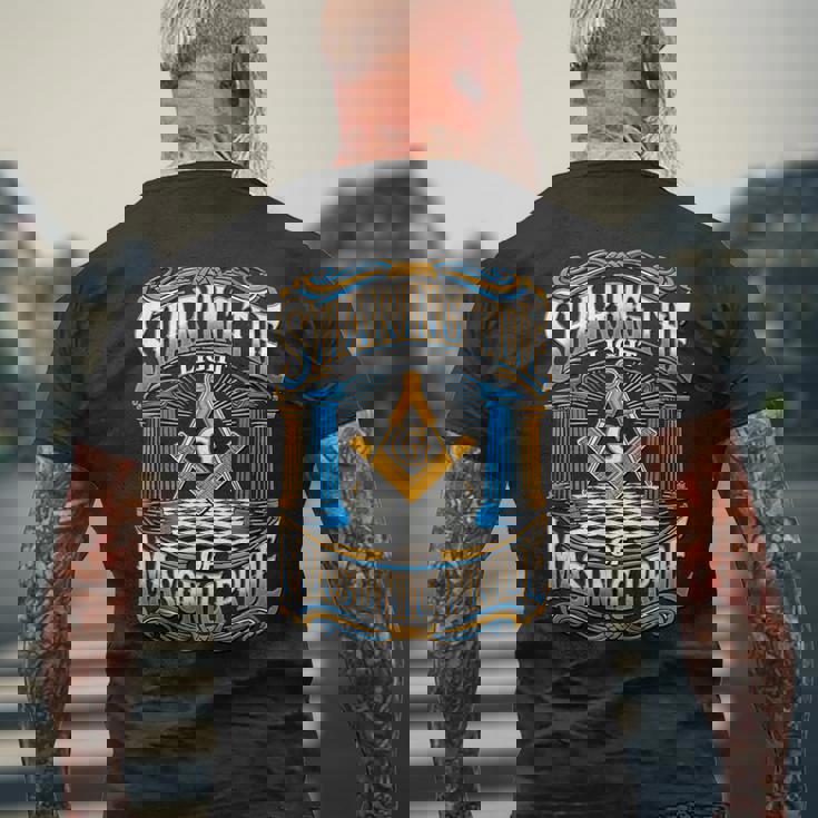 フリーメーソンのシンボル「フリーメーソンのプライドの光を共有する」S&C メンズTシャツ バックプリント 高齢者への贈り物