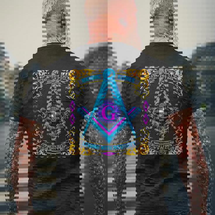 フリーメーソンのシンボル「誠実さをもってリードするフリーメーソンの父」 メンズTシャツ バックプリント 高齢者への贈り物