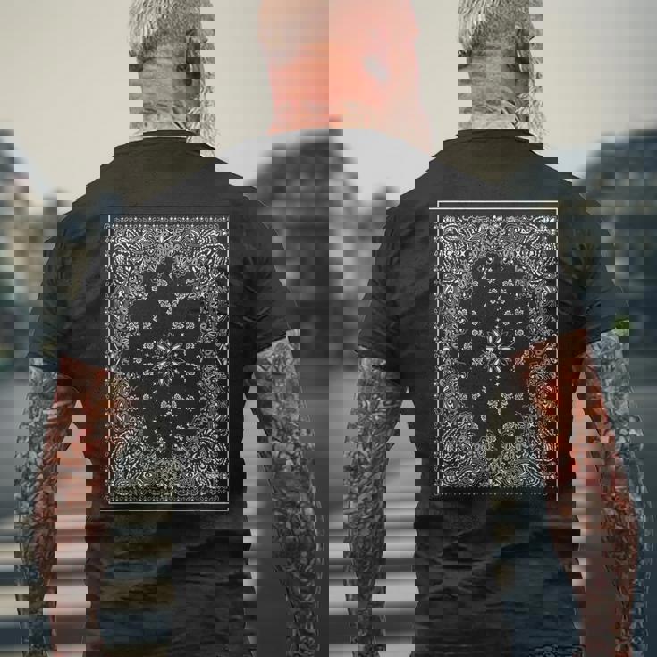 ブルーバンダナプリント ロイヤルネイビーブルー ペイズリー服 メンズTシャツ バックプリント 高齢者への贈り物