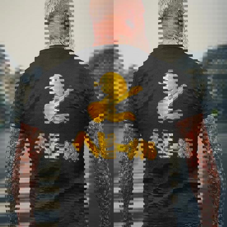 ヘビーメタル 金の蛇 ギター《へび》巳年 蛇年【どうぶつフレンズ】干支 十二支 2025 ゆるくて かわいい 動物 面白 メンズTシャツ バックプリント 高齢者への贈り物