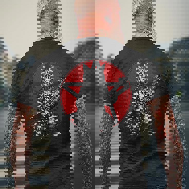 ヘヴィメタル猫とデスメタルミュージック メタルヘッド ロックギター メンズTシャツ バックプリント 高齢者への贈り物