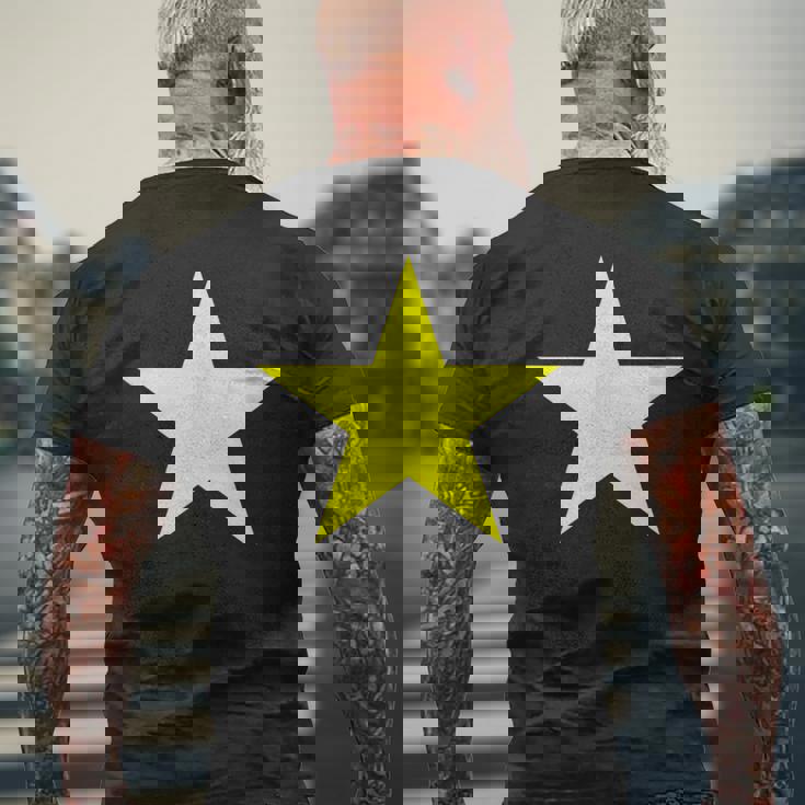 ベトナム国旗 星 ベトナム国旗 国旗 国旗 ハノイ サイゴン メンズTシャツ バックプリント 高齢者への贈り物