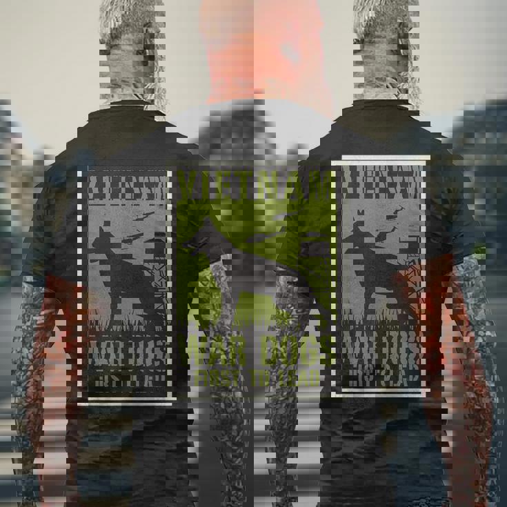 ベトナム戦争犬 メンズTシャツ バックプリント 高齢者への贈り物