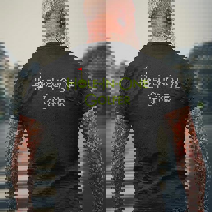 ホールインワンゴルファー グラフィックデザイン ホールインワンゴルフ記念品 Hole In One Golfer メンズTシャツ バックプリント 高齢者への贈り物