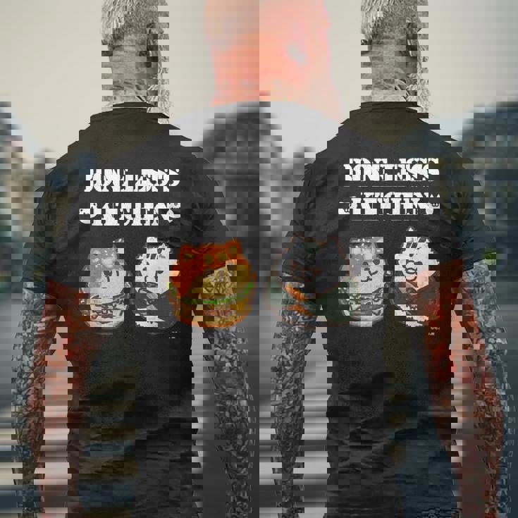 ボンレス犬とボンレス猫 ハンバーガーとおにぎり ダークカラー メンズTシャツ バックプリント 高齢者への贈り物