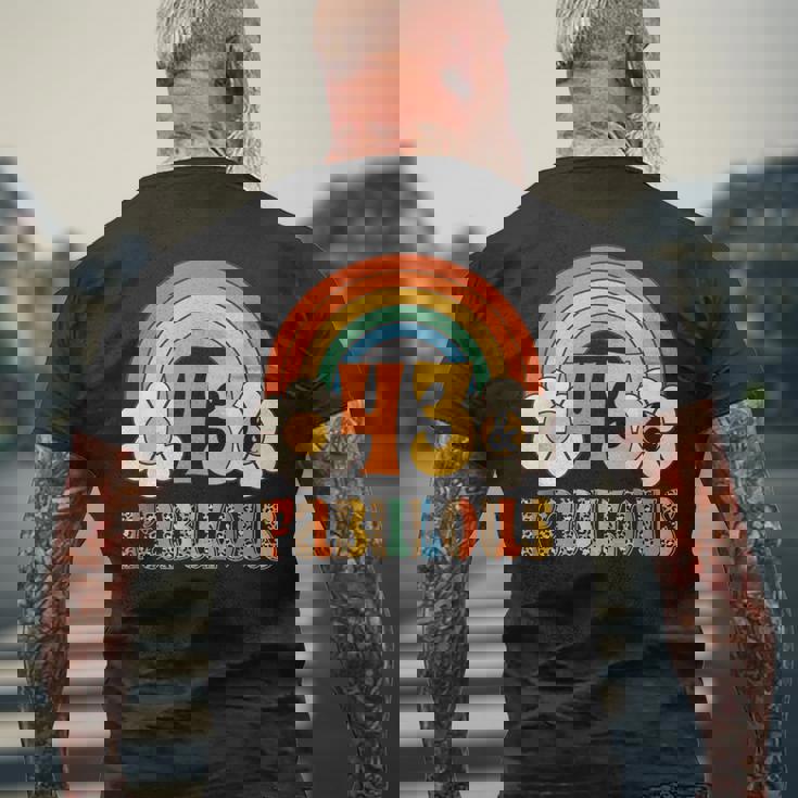 ボーホー レオパード レインボー 43 & ファビュラス ヴィンテージ 43歳の誕生日 メンズTシャツ バックプリント 高齢者への贈り物