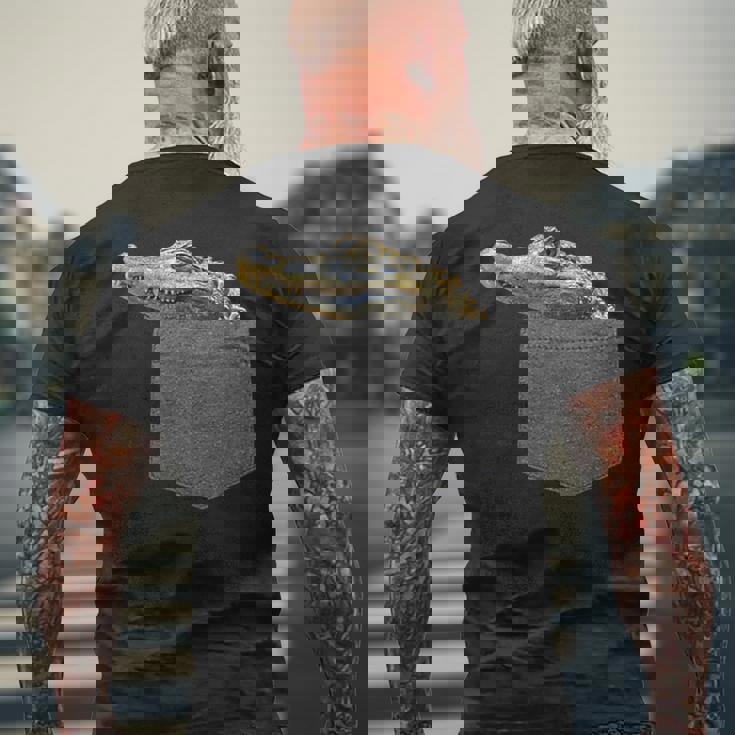 ポケットにワニ 愉快なアニマルデザイン メンズTシャツ バックプリント 高齢者への贈り物