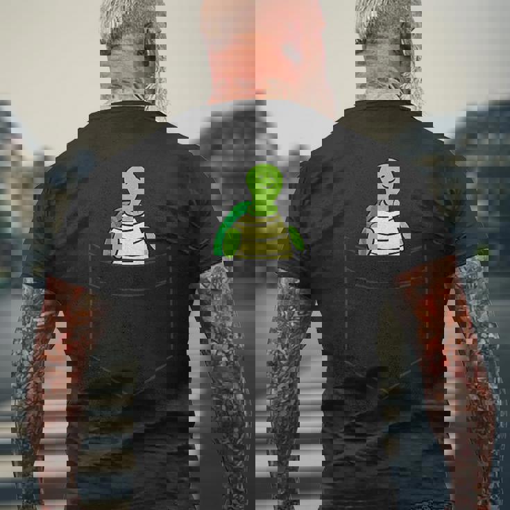 ポケットに入った亀 かわいいポケット ウミガメ メンズTシャツ バックプリント 高齢者への贈り物