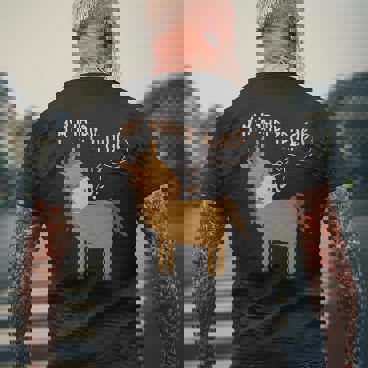 マイハッピープレイス I 馬好き I 乗馬 I 馬術用の馬 メンズTシャツ バックプリント 高齢者への贈り物