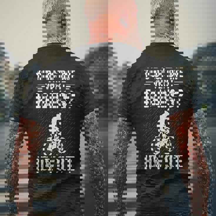 マウンテンバイク Mtb 自転車 雨に乗る おもしろギフト メンズTシャツ バックプリント 高齢者への贈り物