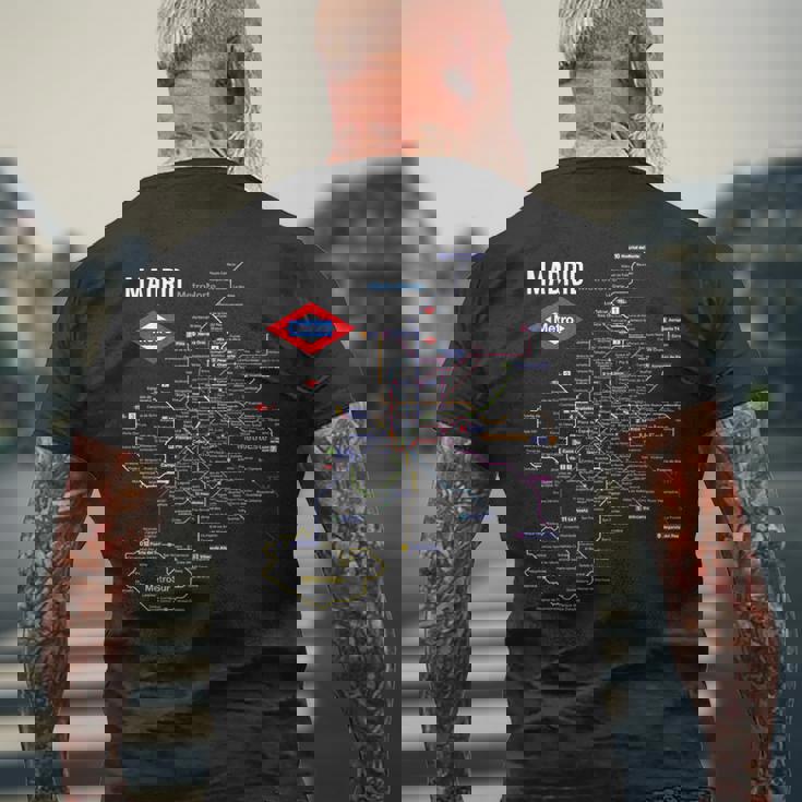 マドリード スペイン メトロ 地下鉄 電車地図 ギフト メンズTシャツ バックプリント 高齢者への贈り物