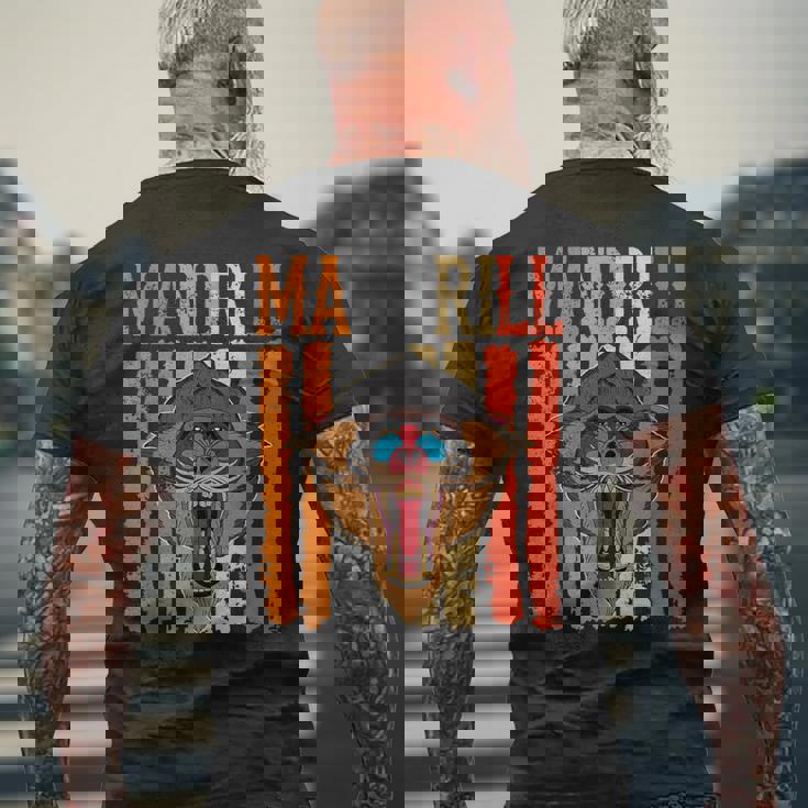 マンドリル 霊長類 マンドリル 動物生物学者 サバンナ動物園 メンズTシャツ バックプリント 高齢者への贈り物