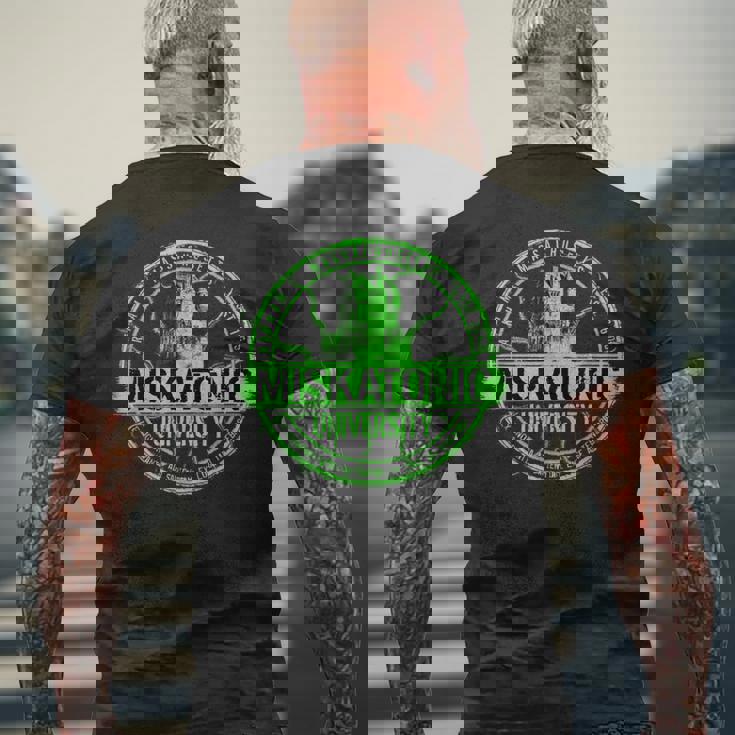 ミスカトニック大学ロゴ ホラー文学 メンズTシャツ バックプリント 高齢者への贈り物