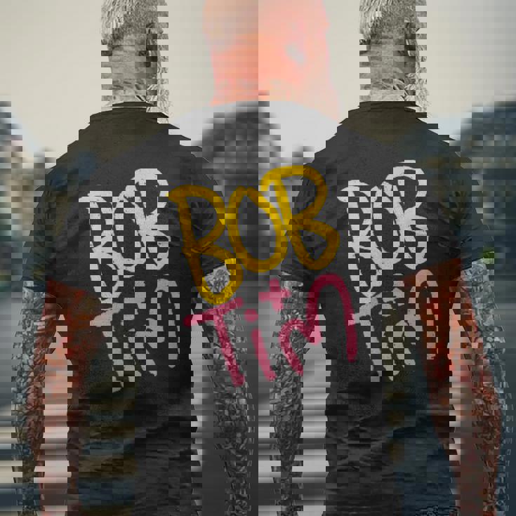 ミニオンズ ボブ&ティム Here For The Hugs メンズTシャツ バックプリント 高齢者への贈り物