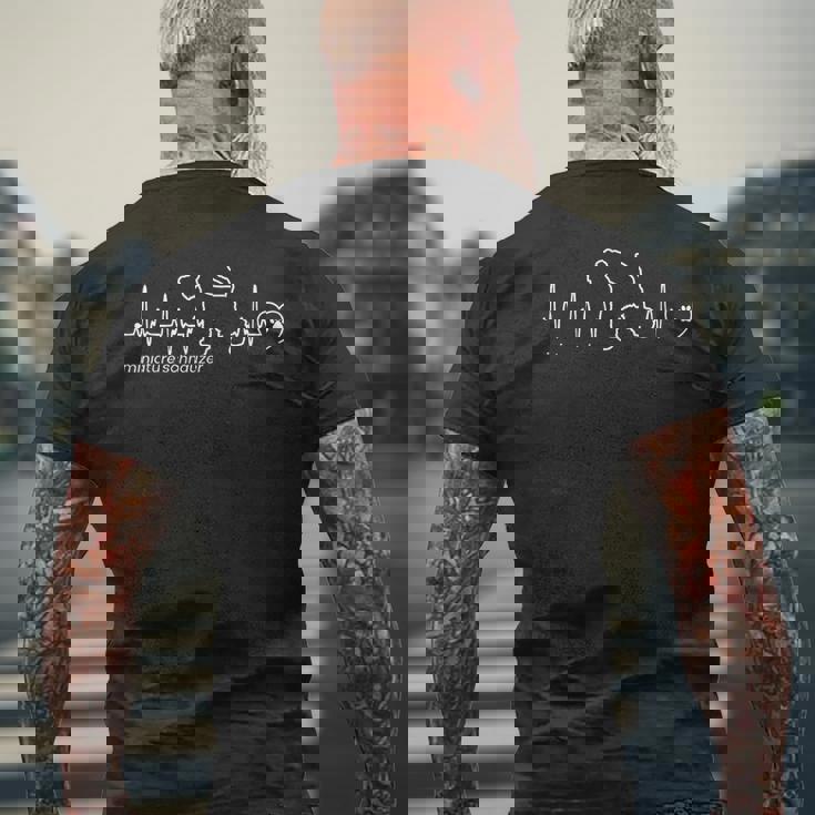 ミニチュアシュナウザーハートビート ミニチュアシュナウザー メンズTシャツ バックプリント 高齢者への贈り物