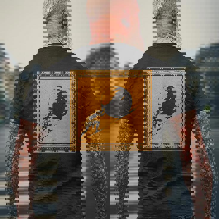 ミニマリストシーシュポス神話 ギリシャ神話 古代ギリシャ美術 メンズTシャツ バックプリント 高齢者への贈り物