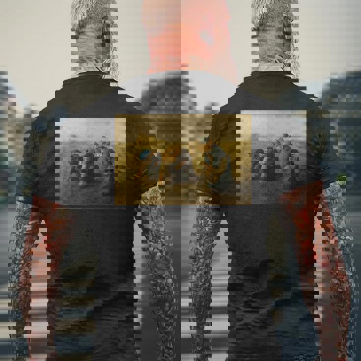 ミレー風アート猫の田植え 農作業をする三匹の猫たち メンズTシャツ バックプリント 高齢者への贈り物