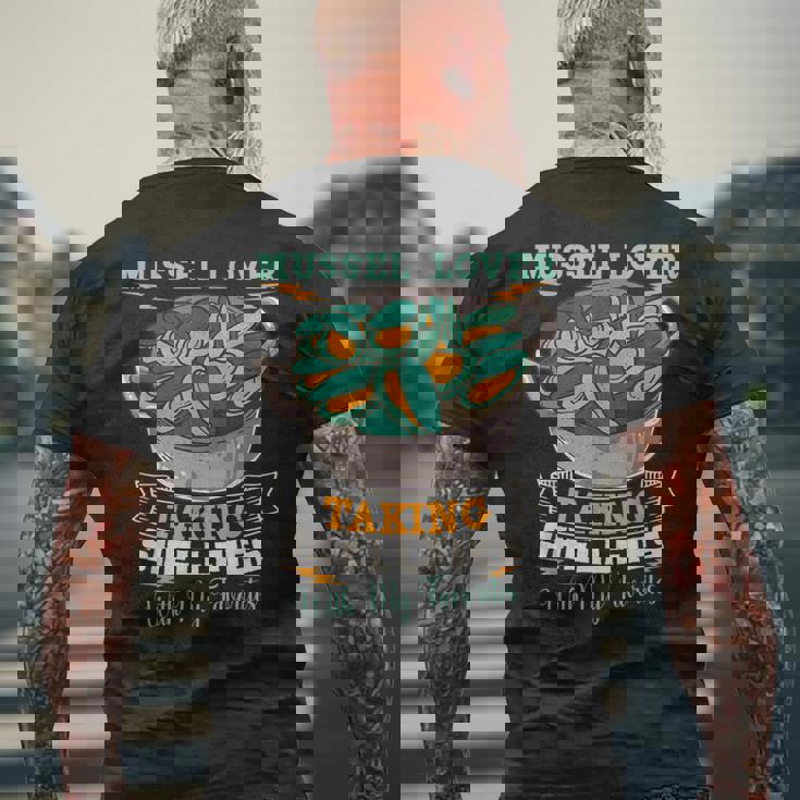 ムール貝 シーフード 貝 料理 グルメ 料理用 メンズTシャツ バックプリント 高齢者への贈り物