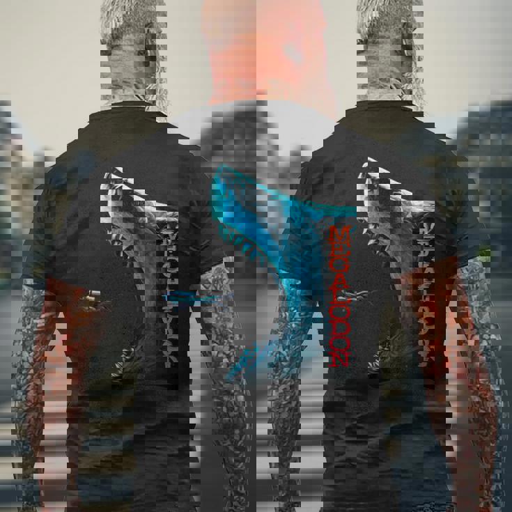 メガロドン モチーフ 原始のサメ サメ 鮫 略奪的な魚 背びれ メガロドン メンズTシャツ バックプリント 高齢者への贈り物