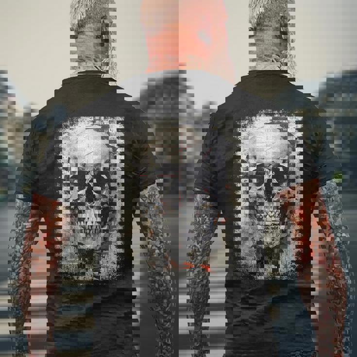 モダンなヒップホップ、レトロ、ヴィンテージ、エッジの効いた Y2k Hip Hop アーバン ストリートウェア、スカル メンズTシャツ バックプリント 高齢者への贈り物