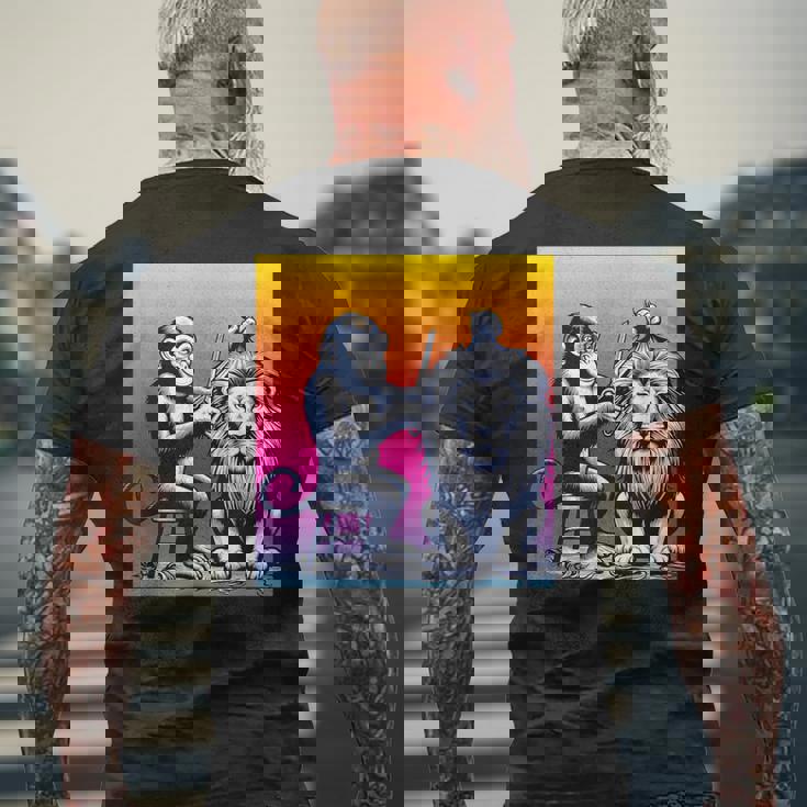 モンキー美容師 メンズTシャツ バックプリント 高齢者への贈り物