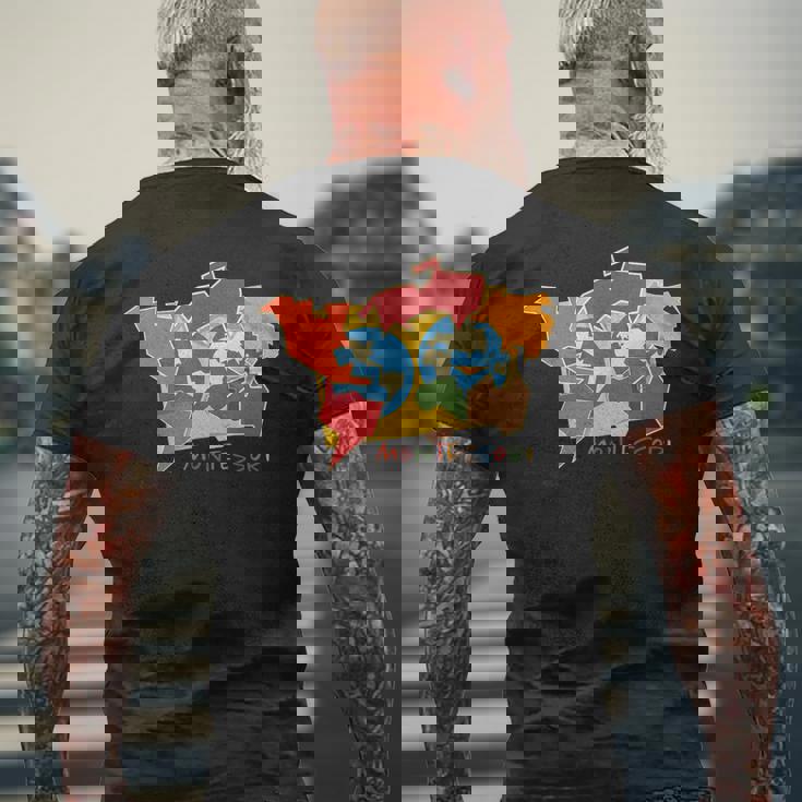 モンテッソーリ大陸の地図 メンズTシャツ バックプリント 高齢者への贈り物