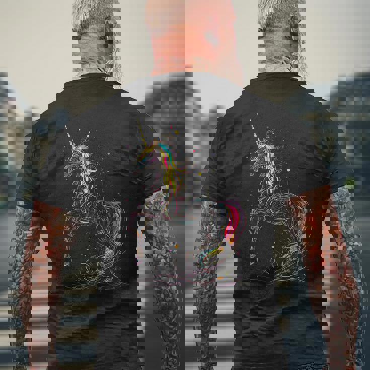 ユニコーン 虹 動物 モチーフ アートワーク ユニコーン メンズTシャツ バックプリント 高齢者への贈り物