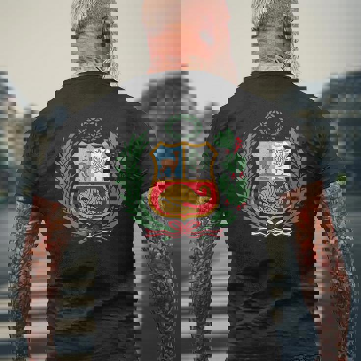 ユニセックス ペルーポロ ペルーストライプ レッド フットボール サッカー クレスト メンズTシャツ バックプリント 高齢者への贈り物