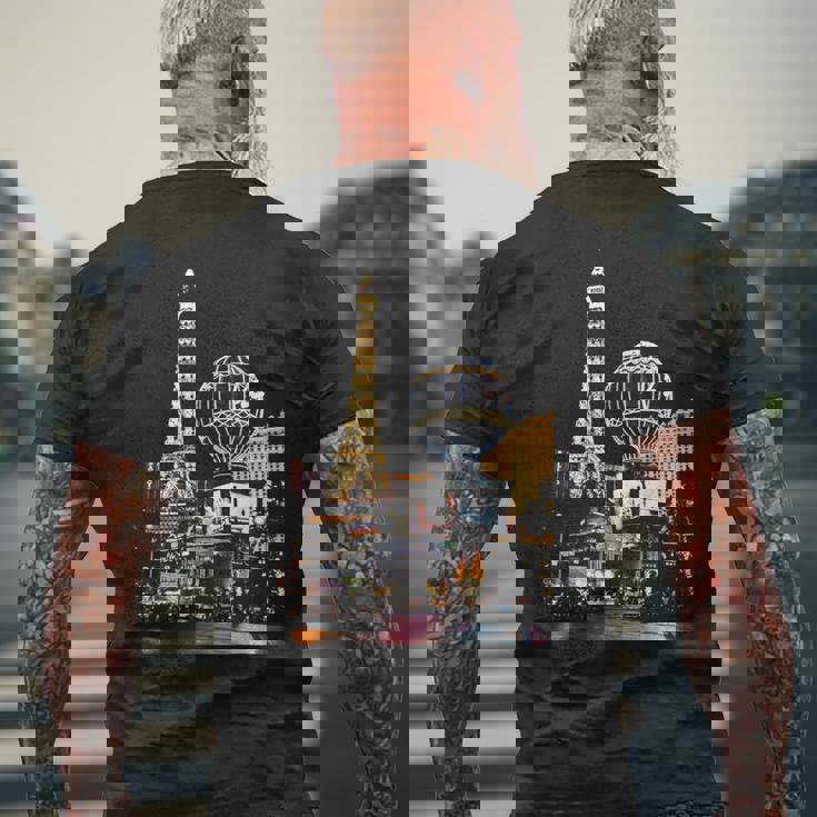 ラスベガス カジノ By Night メンズTシャツ バックプリント 高齢者への贈り物