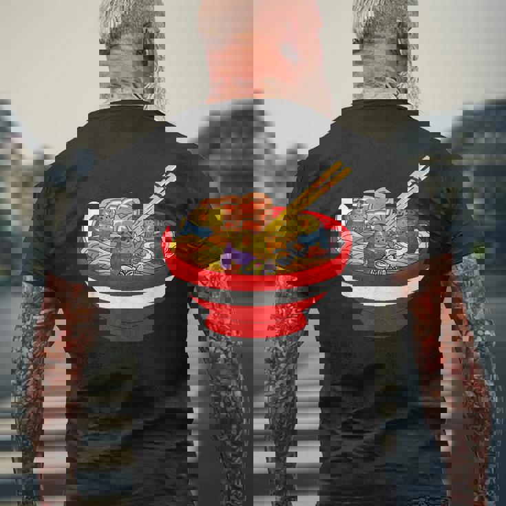 ラーメンを食べる三匹のかわいいカエルのお揃い アニメ恋人 食通 メンズTシャツ バックプリント 高齢者への贈り物