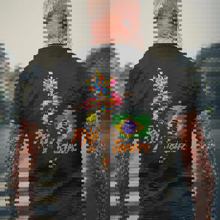 リオデジャネイロブラジルヴィンテージサンバカーニバルダンサーと旗 メンズTシャツ バックプリント 高齢者への贈り物