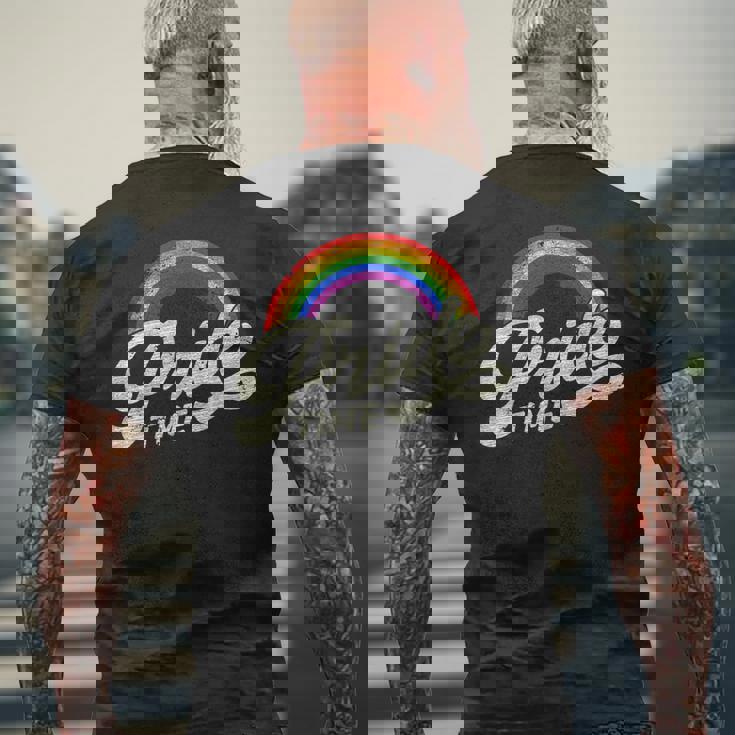 レインボー、プライドタイム、Lgbt メンズTシャツ バックプリント 高齢者への贈り物