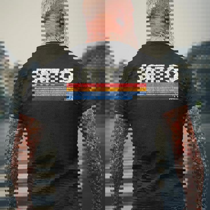 レトロ ヴィンテージ 70年代80年代風 佐藤 日本 メンズTシャツ バックプリント 高齢者への贈り物