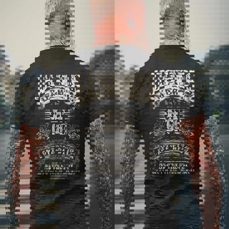 レトロな76歳の男性向け誕生日プレゼント 76歳 1949年5月 メンズTシャツ バックプリント 高齢者への贈り物