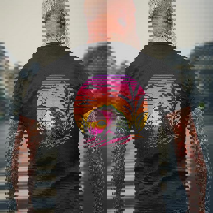 レトロなエステティックフロッグ メンズTシャツ バックプリント 高齢者への贈り物