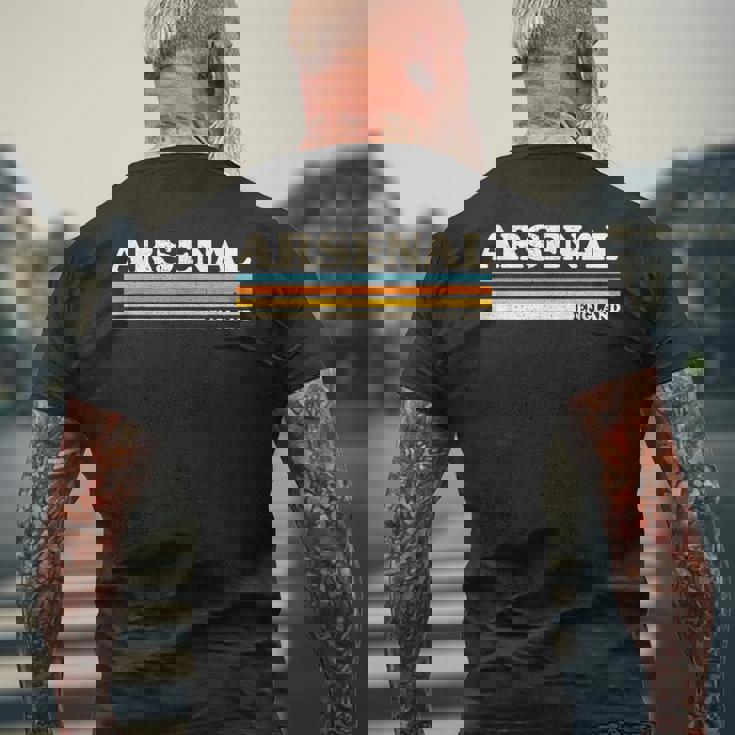 レトロストライプアーセナル。 メンズTシャツ バックプリント 高齢者への贈り物