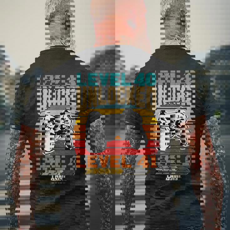 レベル40 アンロック レベル41 ロード中 40歳の誕生日 メンズTシャツ バックプリント 高齢者への贈り物