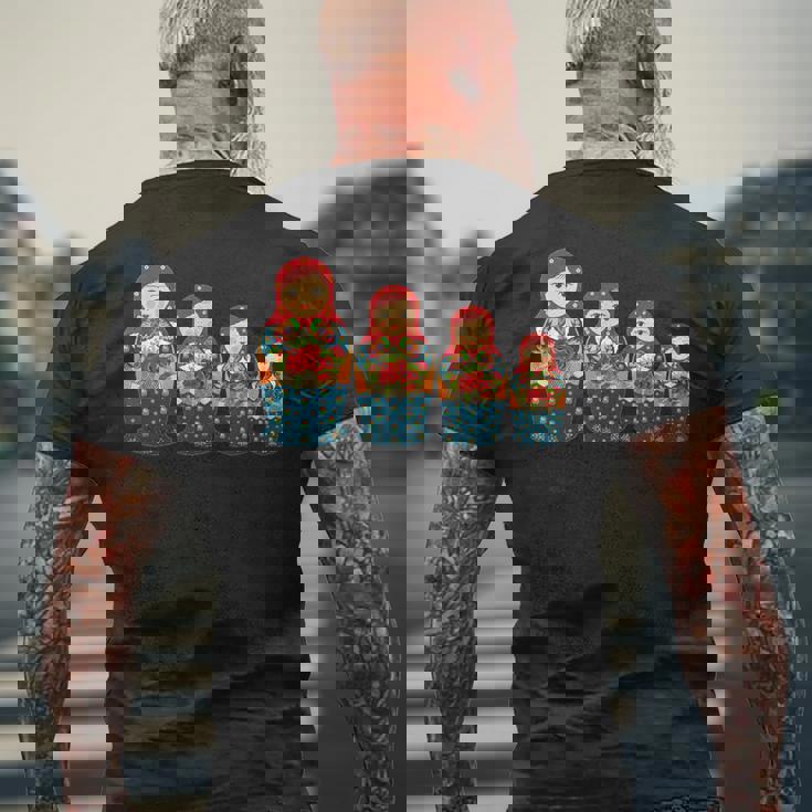 ロシアの人形 ロシアのマトリョーシカ フィギュア メンズTシャツ バックプリント 高齢者への贈り物