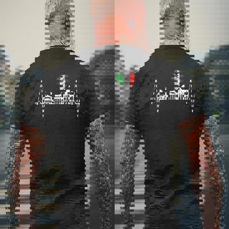 ローマ・コロッセオ・ハートビート・ローマ・スカイライン・ローマ・イタリア・イタリア メンズTシャツ バックプリント 高齢者への贈り物