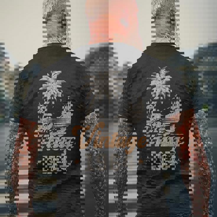 ヴィンテージ 1964 誕生日 61歳 ヤシの木 メンズTシャツ バックプリント 高齢者への贈り物