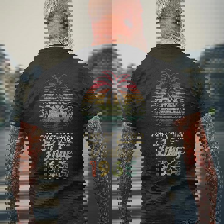 ヴィンテージ 1965年 誕生日 60歳 ヤシの木 レトロ メンズTシャツ バックプリント 高齢者への贈り物