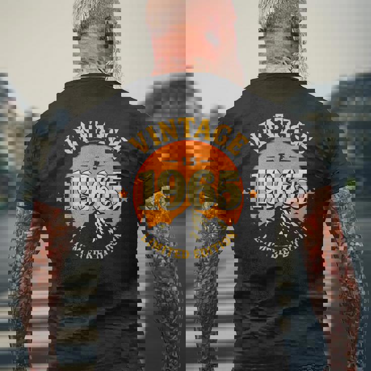 ヴィンテージ 1965年生まれ限定版 男女 誕生日 メンズTシャツ バックプリント 高齢者への贈り物