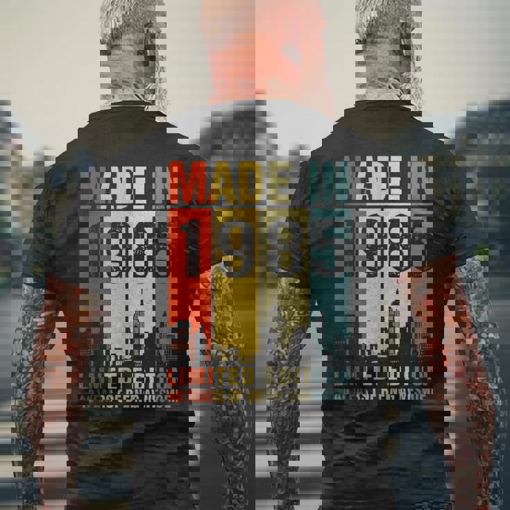 ヴィンテージ 1985 40 Years Of Being Awesome メンズTシャツ バックプリント 高齢者への贈り物