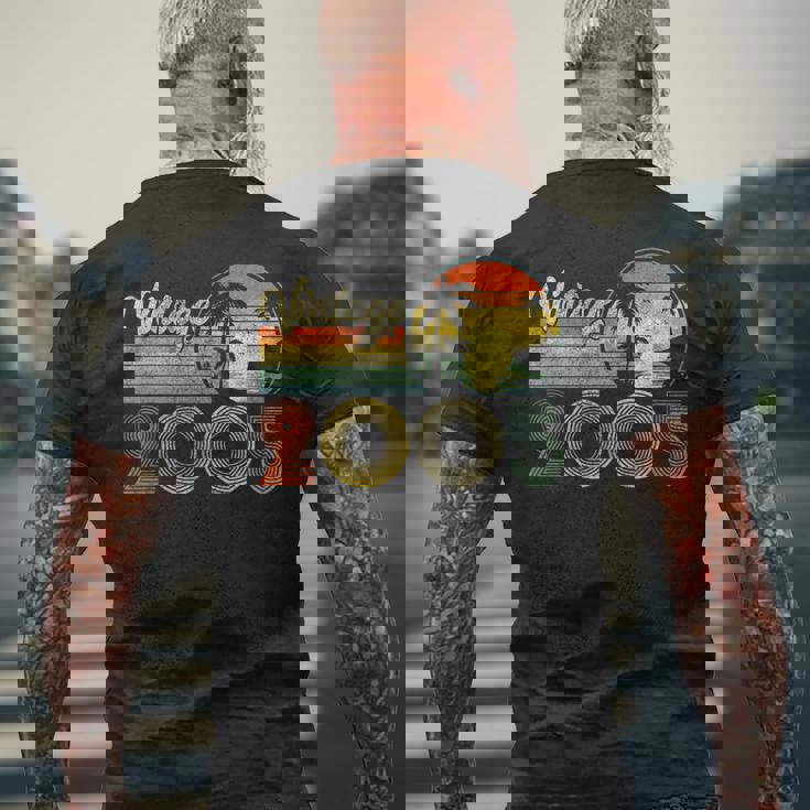 ヴィンテージ 2005 Born In 2005 20歳の誕生日プレゼント 20歳 メンズTシャツ バックプリント 高齢者への贈り物