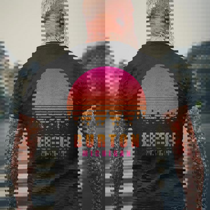 ヴィンテージ Burton Michigan Mi レトロ 70年代 80年代 グラフィック お土産 メンズTシャツ バックプリント 高齢者への贈り物